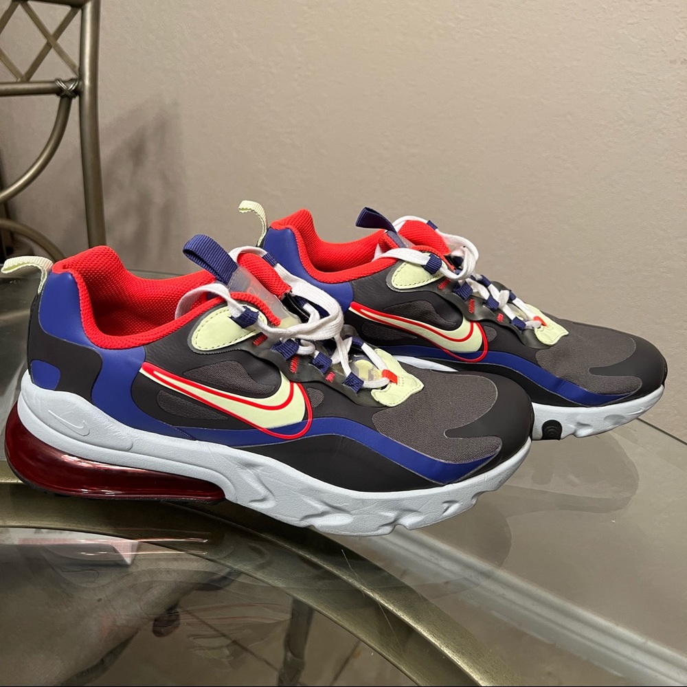 NIKE SHOES